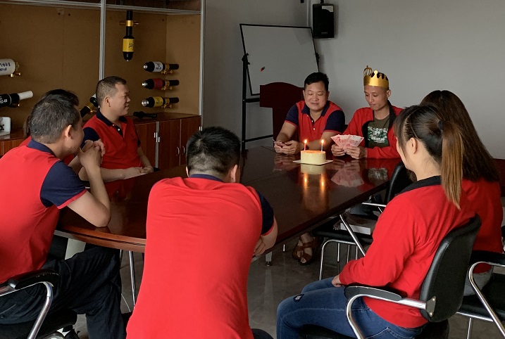 自動(dòng)靜電噴槍廠家慶生 自動(dòng)靜電噴槍廠家慶生