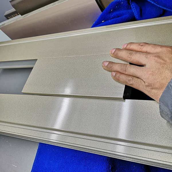 靜電旋杯噴槍噴涂鋁型材 靜電旋杯噴槍噴涂鋁型材